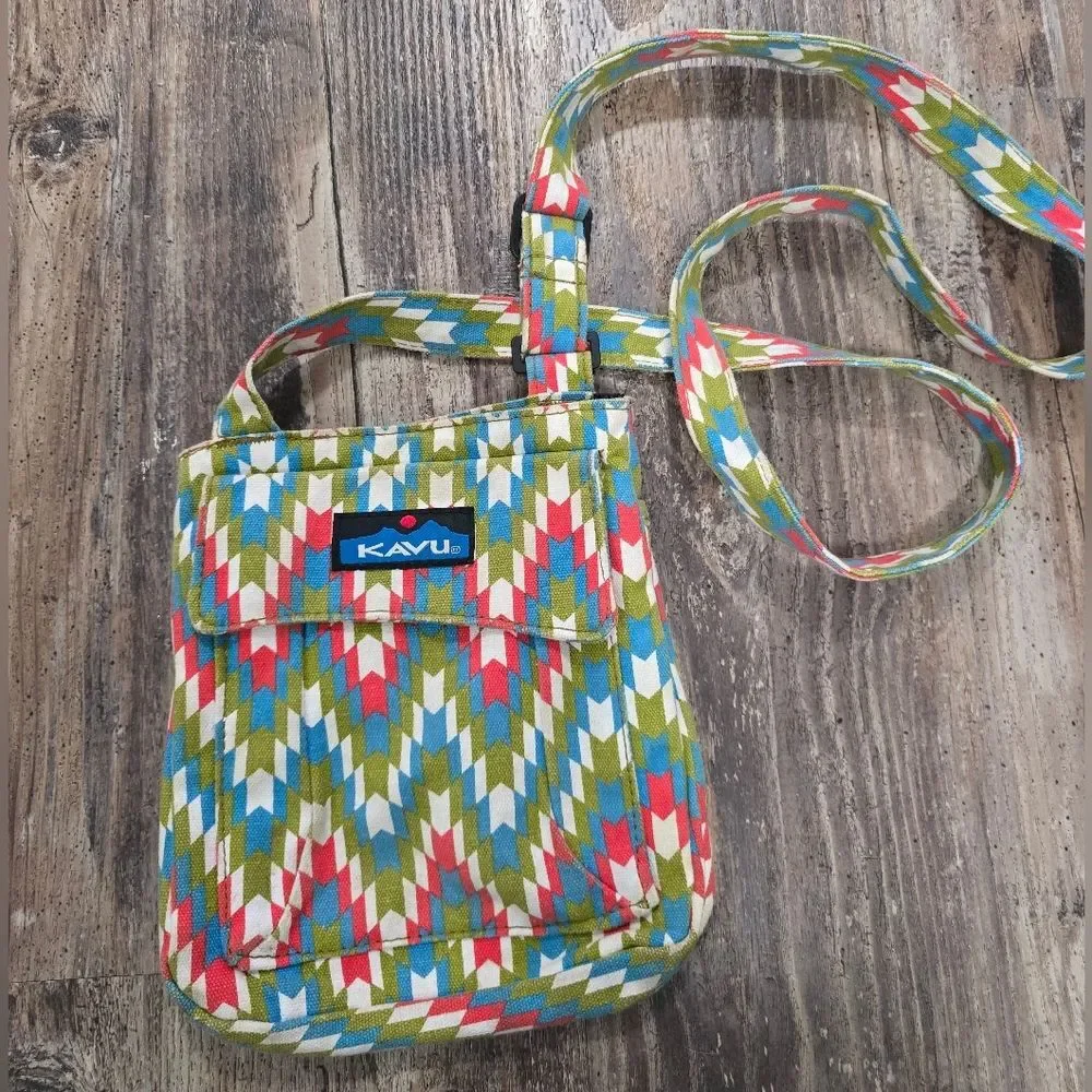 KAVU Keeper Small Crossbody Purse Canvas Geometric Print Bag w/Adjustable Strap